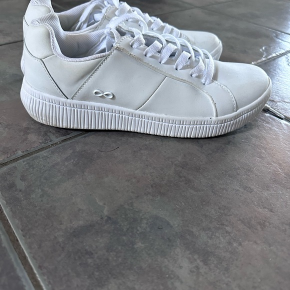 Infinity Shoes - Picture 2 of 3